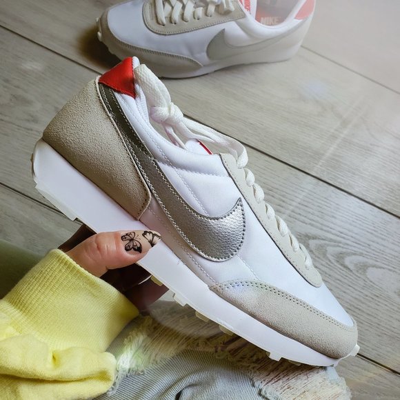 Nike Shoes - Nike Daybreak